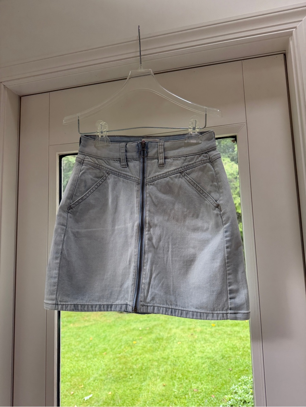 SO Light Gray Zip-Front Denim Skort